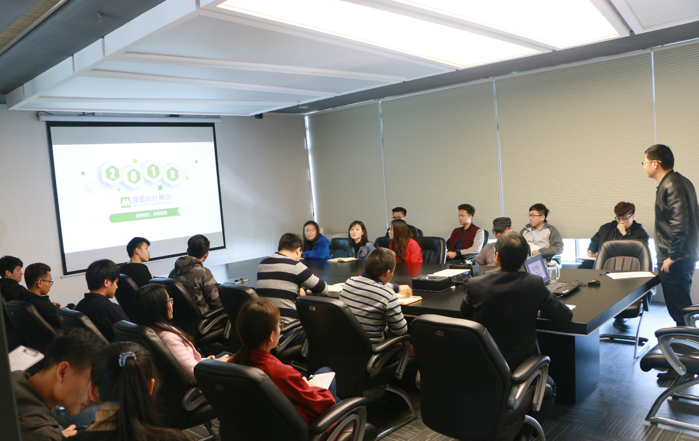 1277星际电子2018年首期新员工入职培训昨日举行